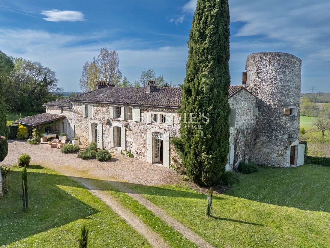 Castle in Vélines, Nouvelle-Aquitaine, France 2 - 13714076