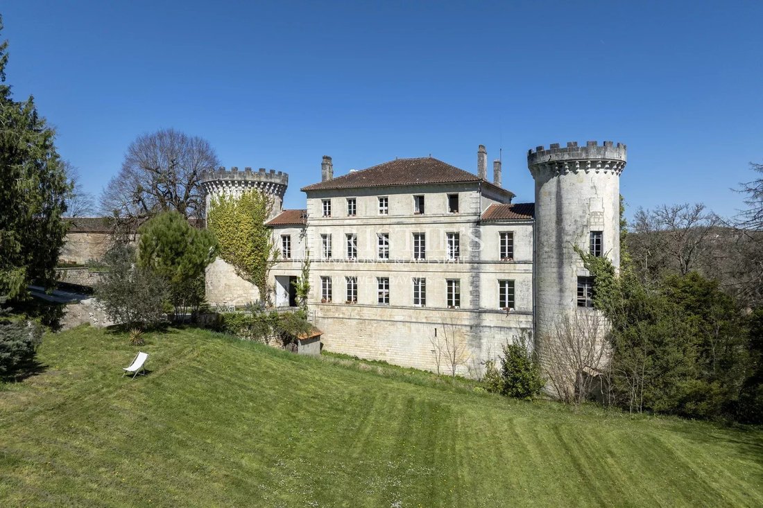Castle in Dirac, Nouvelle-Aquitaine, France 1 - 15489601