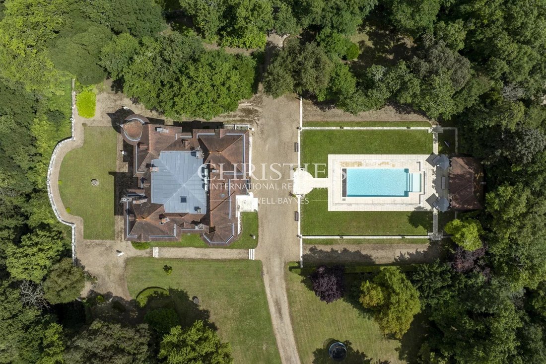 Castle in Gensac-la-Pallue, Nouvelle-Aquitaine, France 4 - 14057167