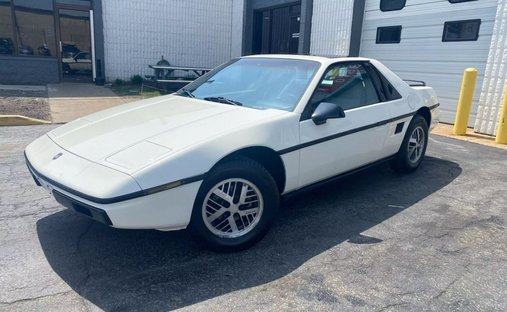 1986 Pontiac Fiero Coupe in Elk grove village, IL, United States 1