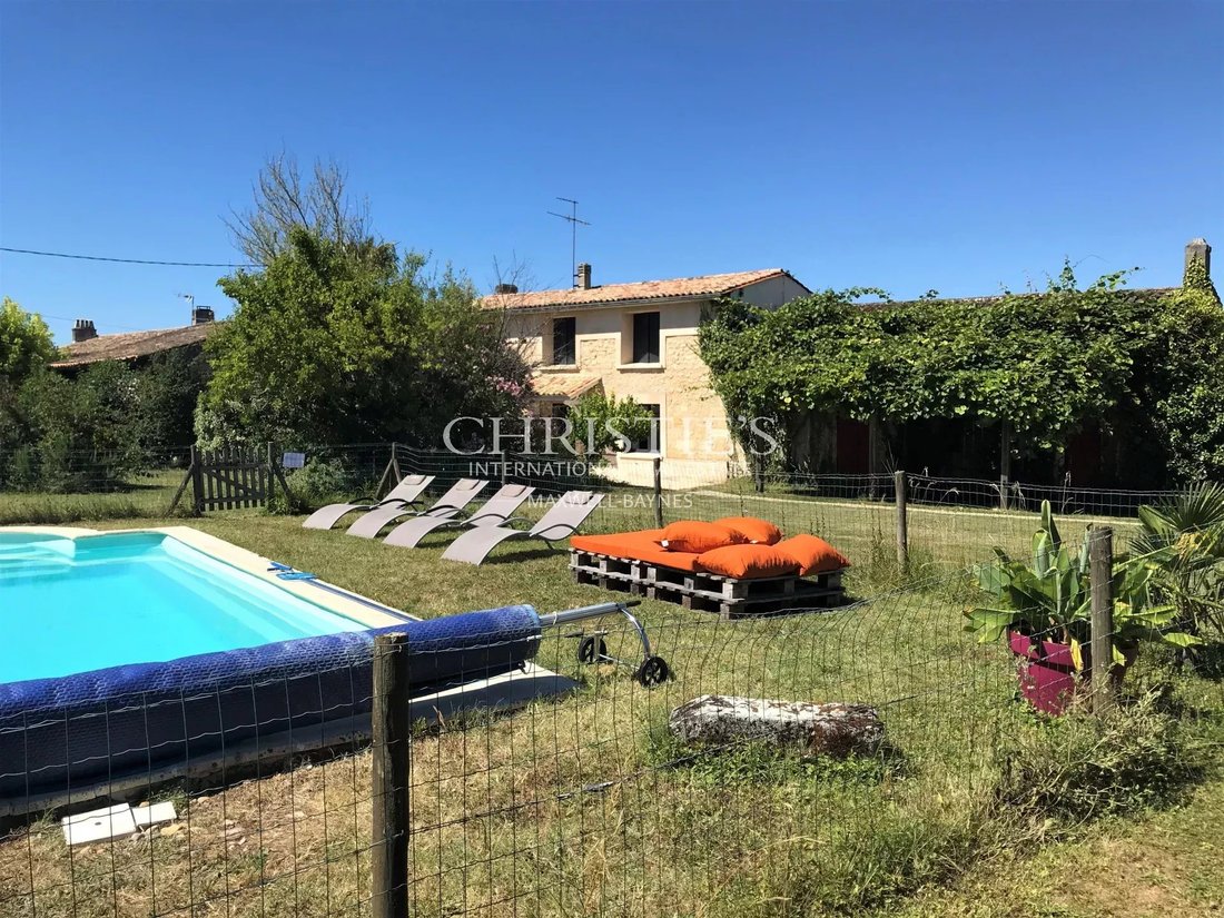 Estate in Libourne, Nouvelle-Aquitaine, France 1 - 14670997