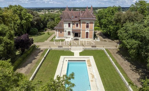 Castillo en Gensac-la-Pallue, Nueva Aquitania, Francia 1
