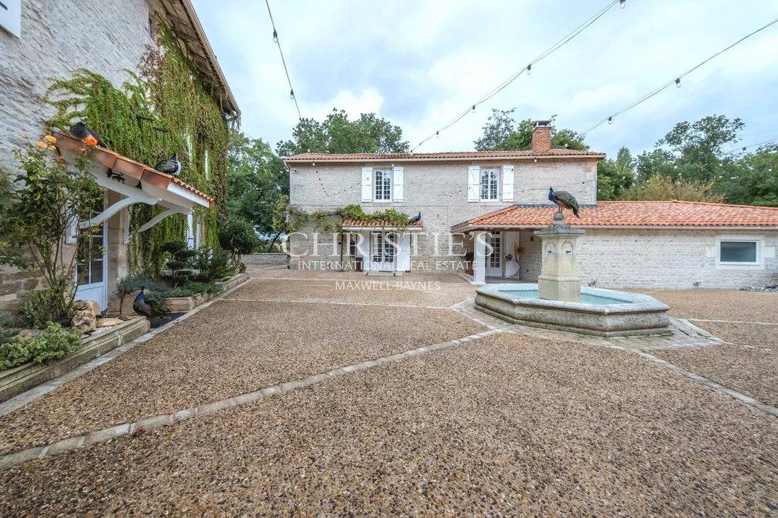 Estate in Linars, Nouvelle-Aquitaine, France 3 - 13714727