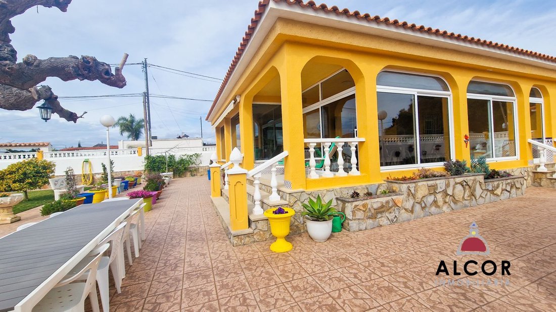 Chalet in Benicarlo, Valencian Community, Spain 1 - 15556520