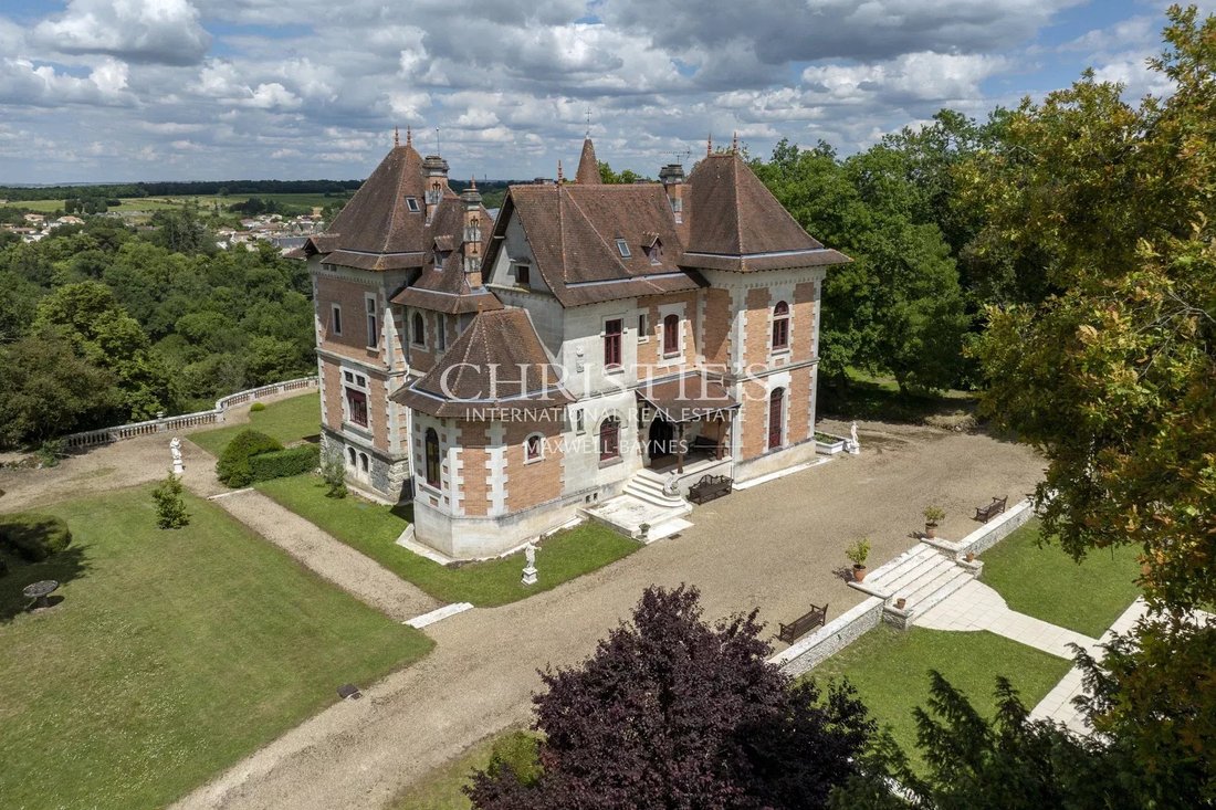 Castle in Gensac-la-Pallue, Nouvelle-Aquitaine, France 3 - 14057167