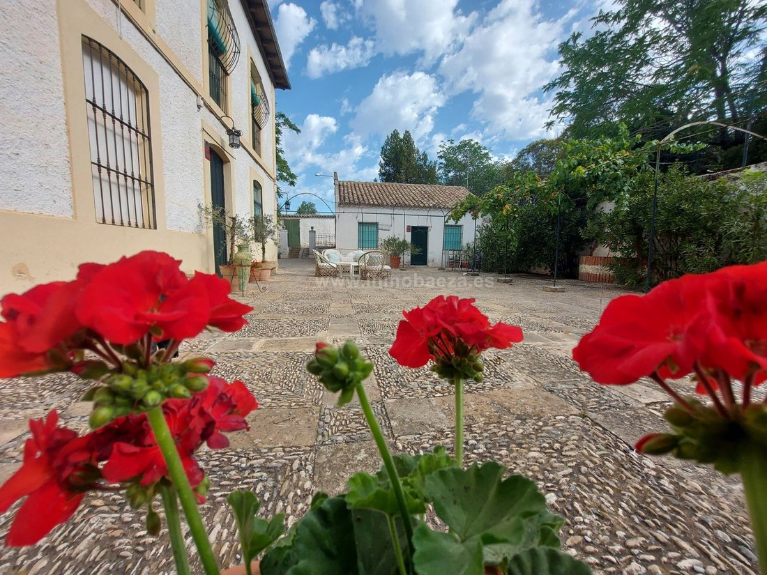 Chalet in Baeza, Andalusia, Spain 2 - 14811689