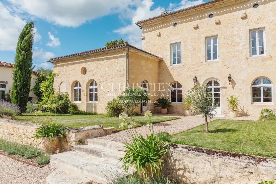 House in Saint-Émilion, Nouvelle-Aquitaine, France 1 - 15362697