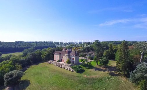 Castello a Mesterrieux, Nuova Aquitania, Francia 1