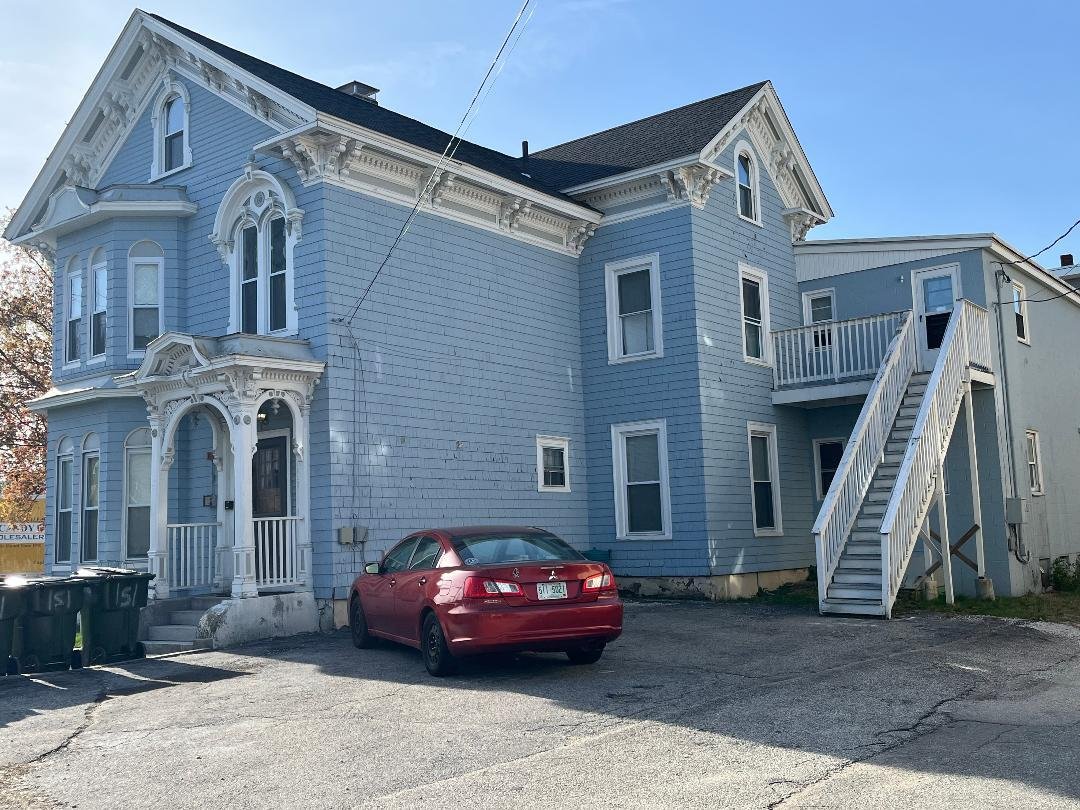 House in Manchester, New Hampshire, United States 2 - 15304336