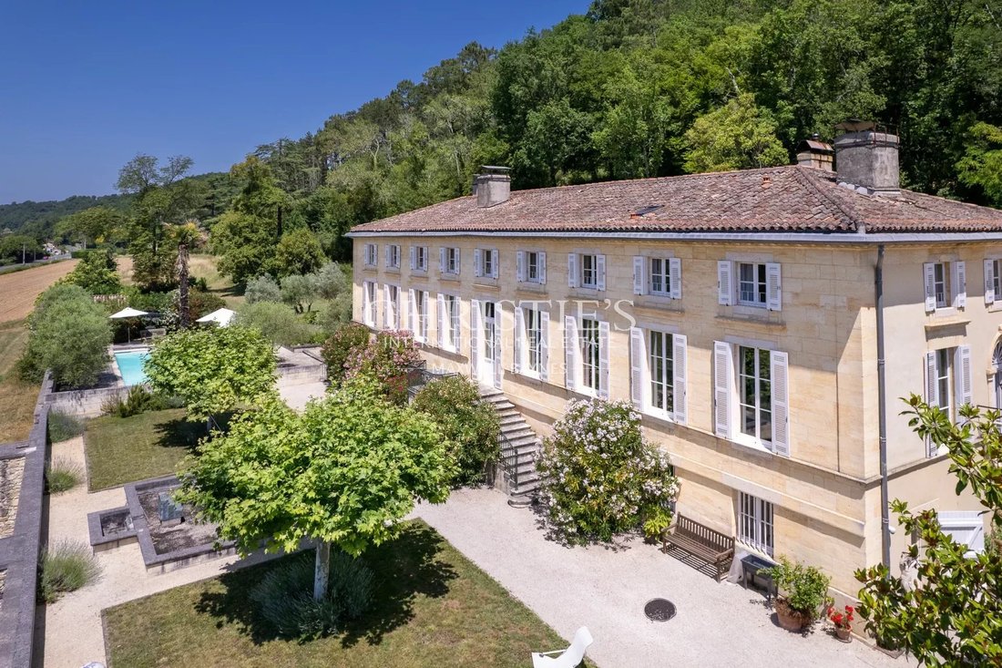 House in Bordeaux, Nouvelle-Aquitaine, France 2 - 13714743
