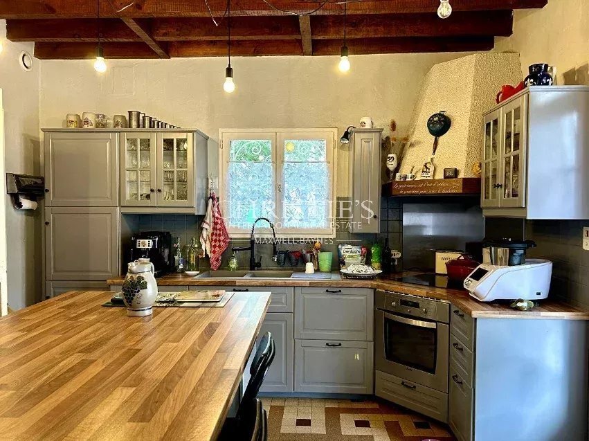 Farm Ranch in Saint-Magne-de-Castillon, Nouvelle-Aquitaine, France 4 - 13888483