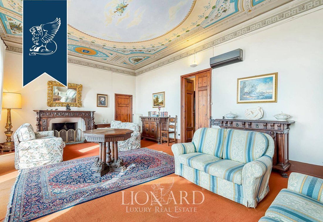 Villa in Camaiore, Tuscany, Italy 5 - 15561172