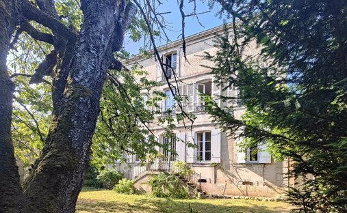 House in Le Genette, La Rochelle, France 1