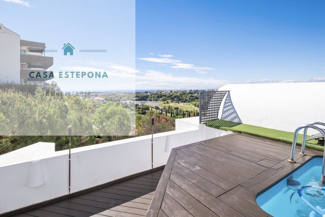 Penthouse in Benahavis, Andalusia, Spain 1 - 15557244