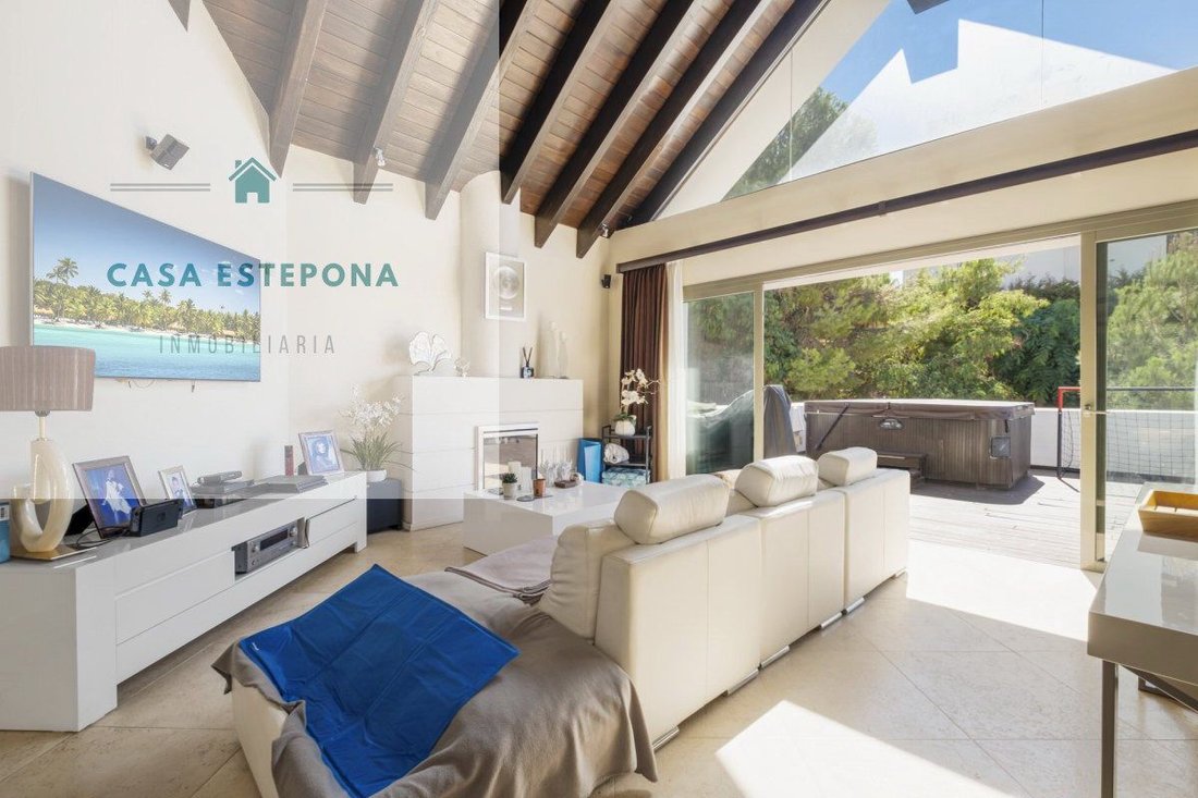 Penthouse in Benahavis, Andalusia, Spain 3 - 15557244