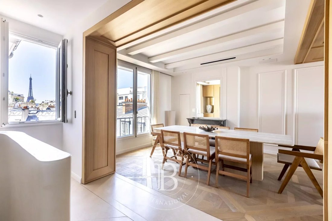 Apartment in Elysées-Madeleine, Paris 8e Arrondissement, Paris 2 - 15558665