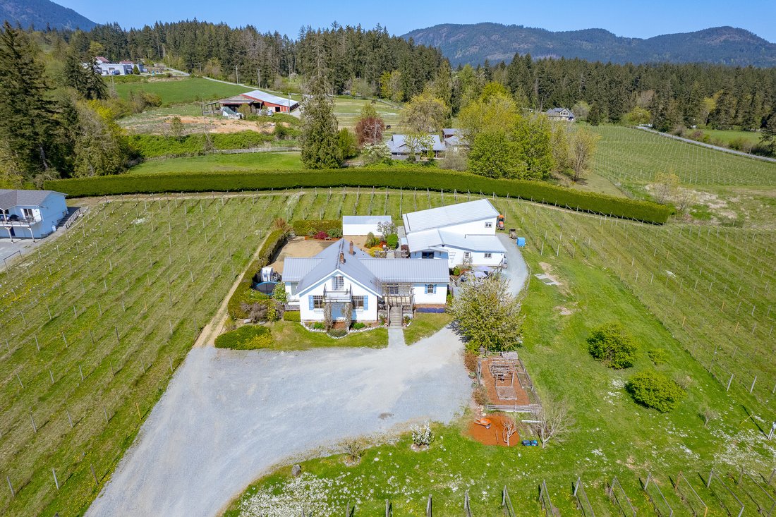House in Duncan, British Columbia, Canada 4 - 15559155