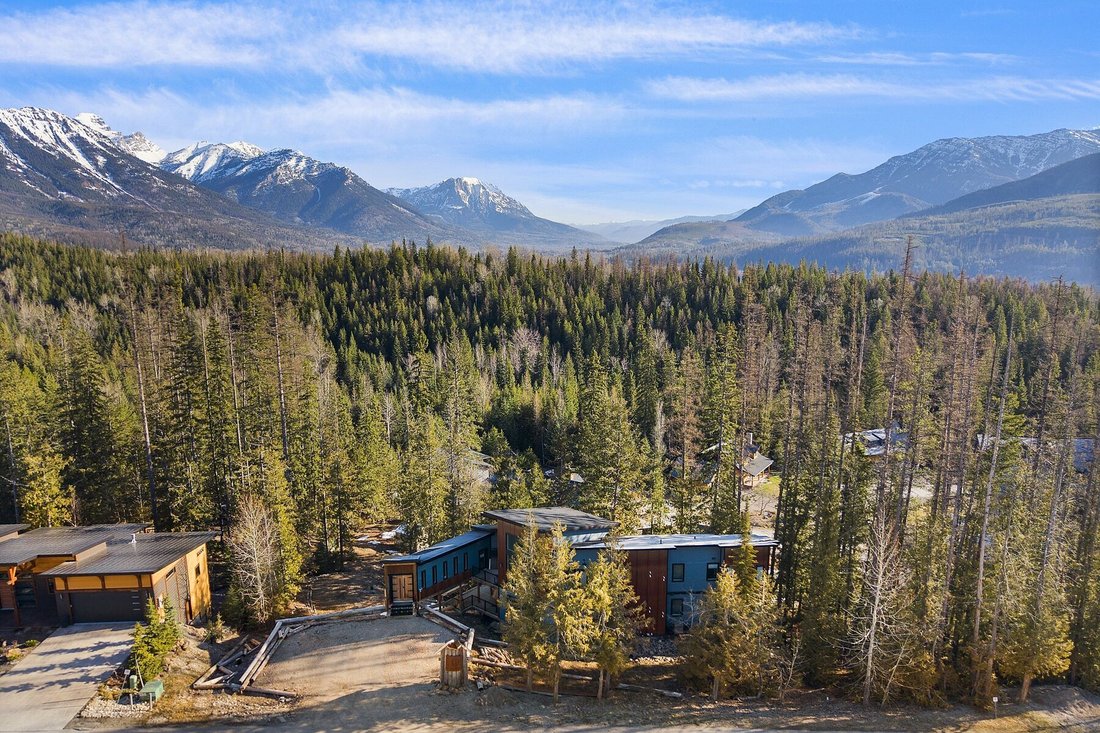 House in Fernie, British Columbia, Canada 3 - 15559702
