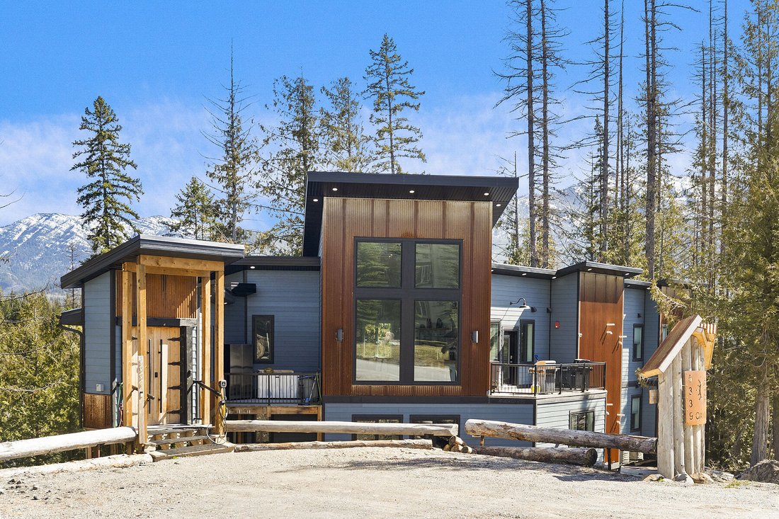 House in Fernie, British Columbia, Canada 2 - 15559702