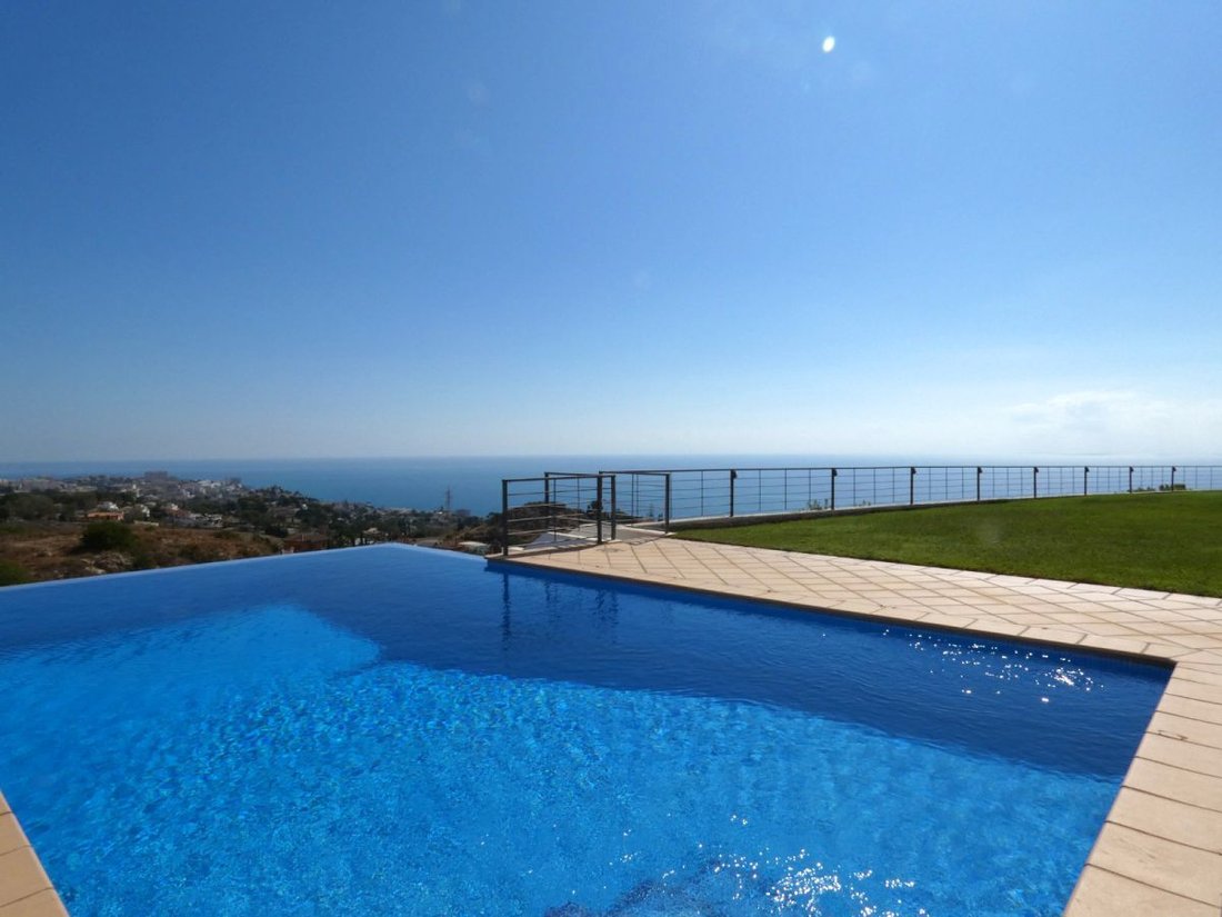 Chalet in La Capellania, Benalmadena, Andalusia 1 - 15556354