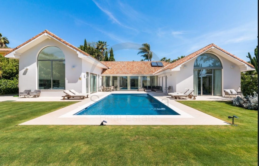Villa in Sotogrande, San Roque, Andalusia 1 - 15557361