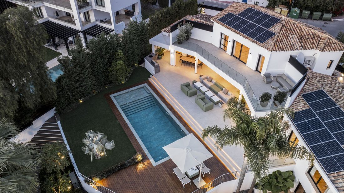Villa in Marbella, Andalusia, Spain 3 - 15556587