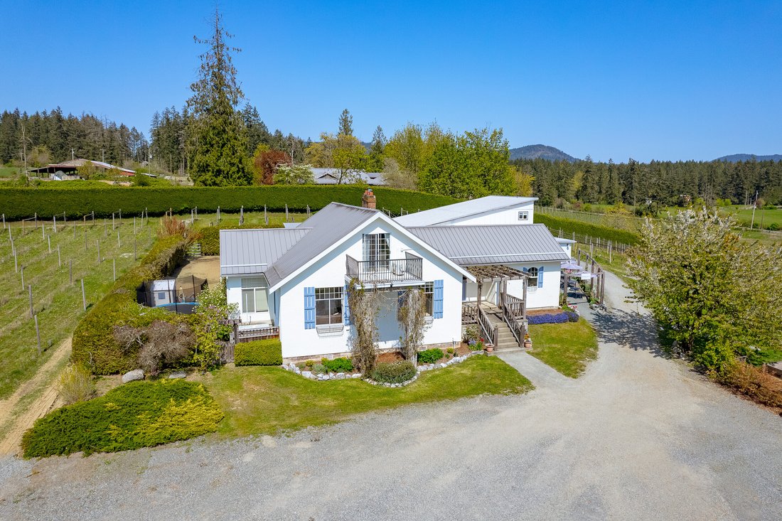 House in Duncan, British Columbia, Canada 5 - 15559155