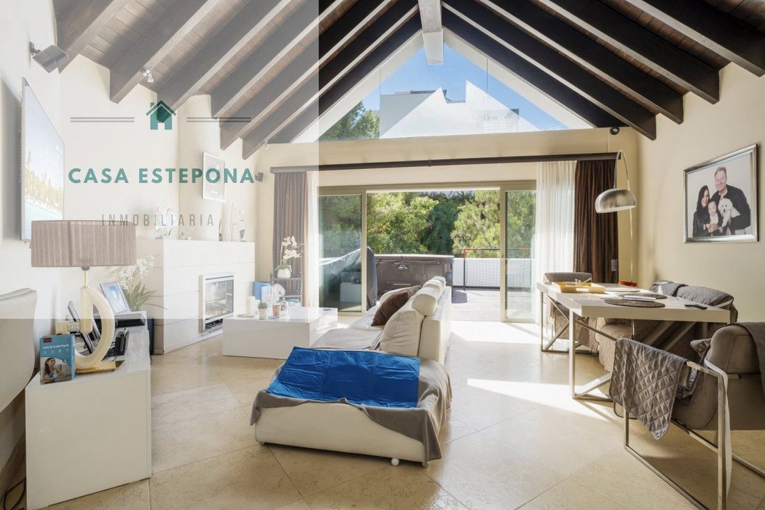 Penthouse in Benahavis, Andalusia, Spain 4 - 15557244