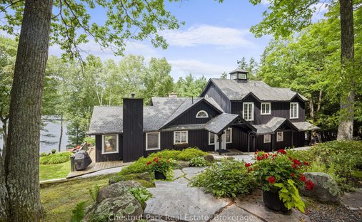 House in Rosseau, Ontario, Canada 1