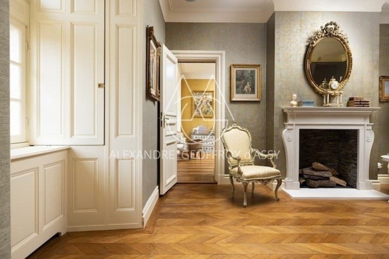 Sologne’s Renaissance Jewel: A Neo-Gothic Château Reborn in Vierzon’s Golden Light - 5