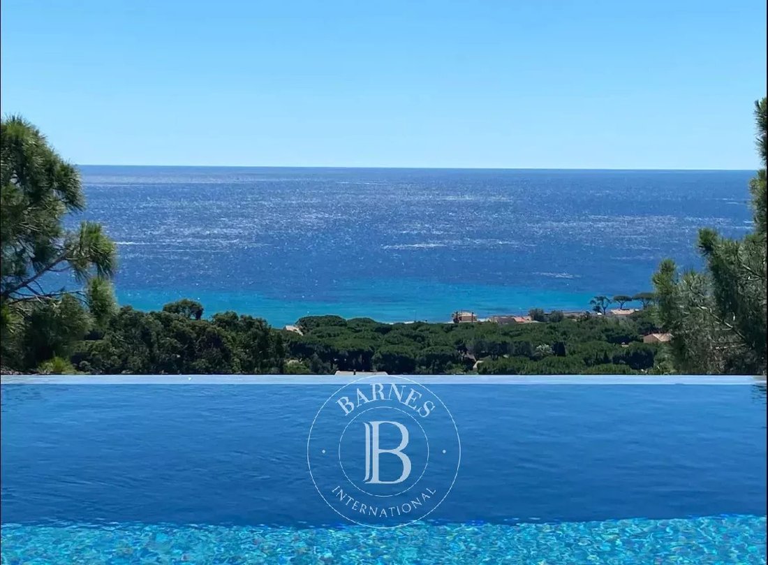 Villa in French Riviera, Provence-Alpes-Côte d'Azur, France 2 - 15562804