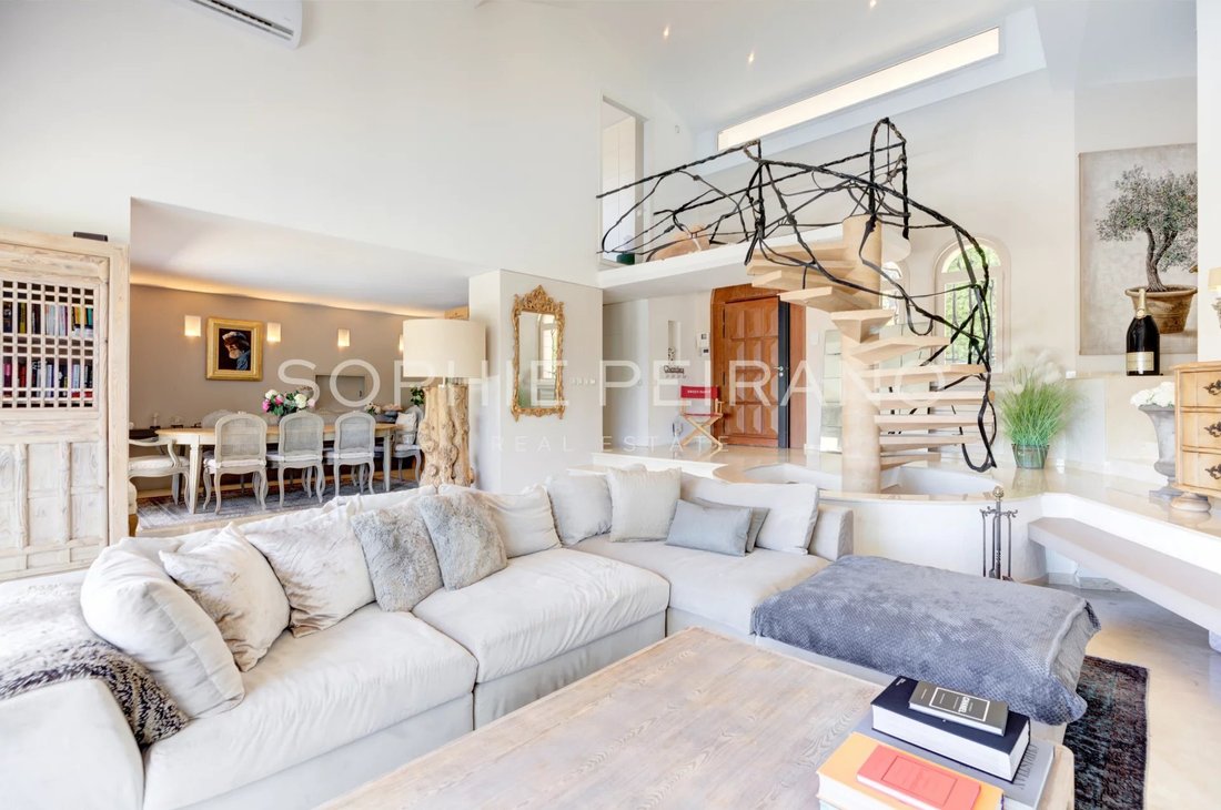 Villa a Mougins, Provenza-Alpi-Costa Azzurra, Francia 4 - 15562794