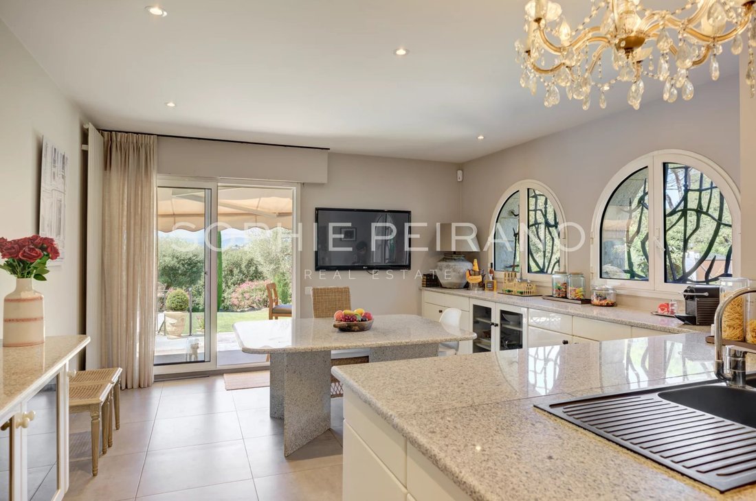 Villa a Mougins, Provenza-Alpi-Costa Azzurra, Francia 5 - 15562794
