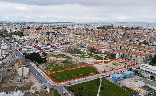 Land in Baixa da Banheira, Setubal, Portugal 1