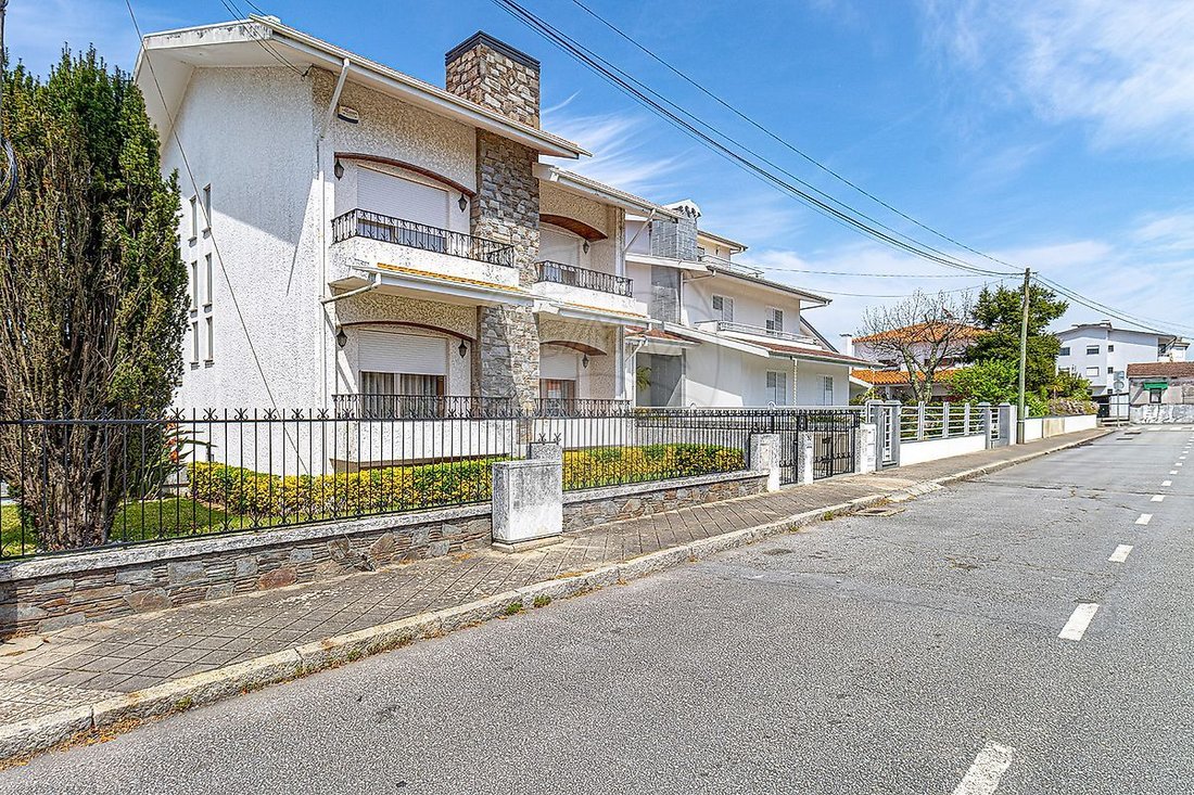 House in Oliveira do Douro, Porto District, Portugal 1 - 15562828