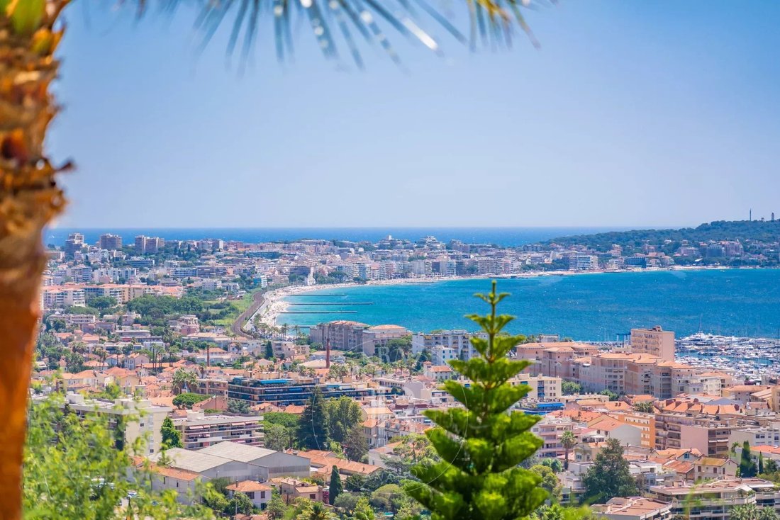 Villa in La Maure-Super Cannes, Vallauris, France 3 - 15562797