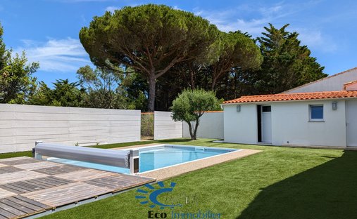 House in La Couarde-sur-Mer, Nouvelle-Aquitaine, France 1