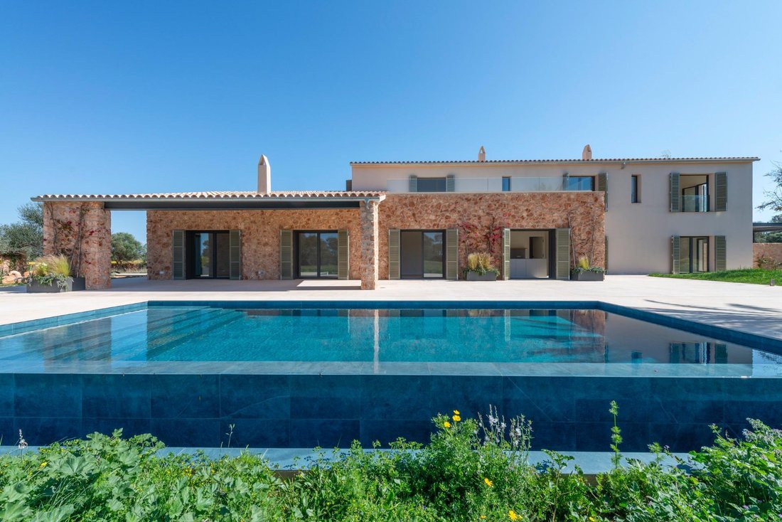 Villa in Llucmajor, Balearic Islands, Spain 1 - 15563472