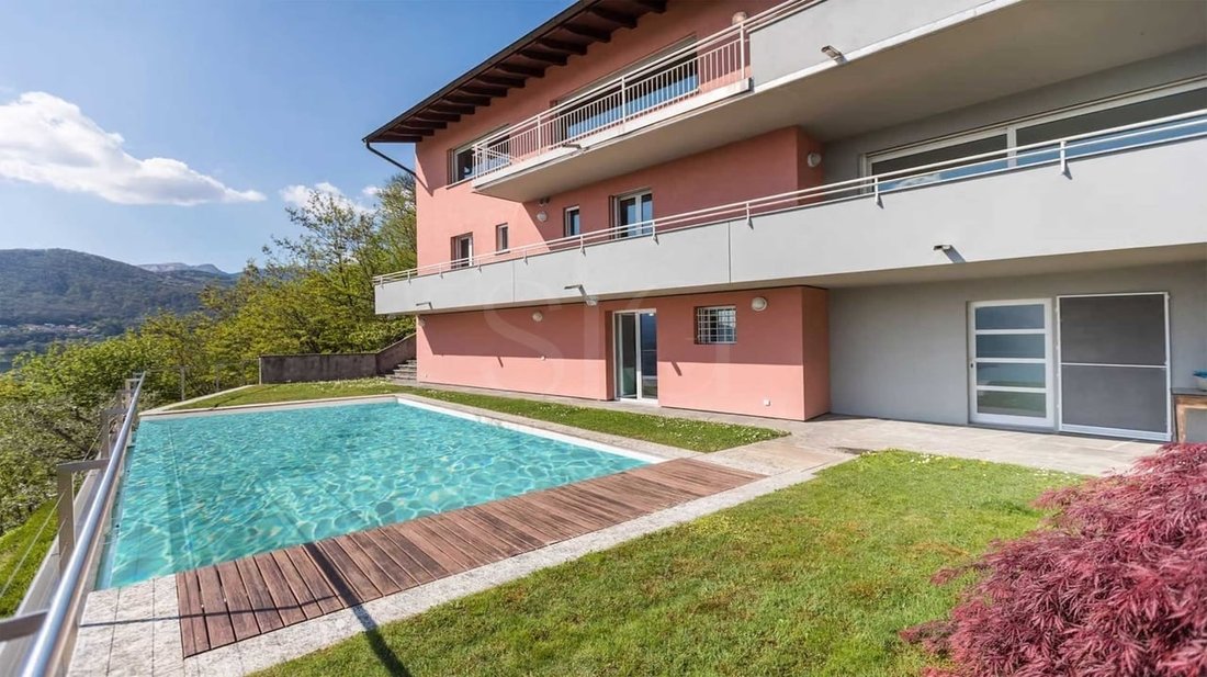 Villa in Muzzano, Ticino, Switzerland 1 - 15563928