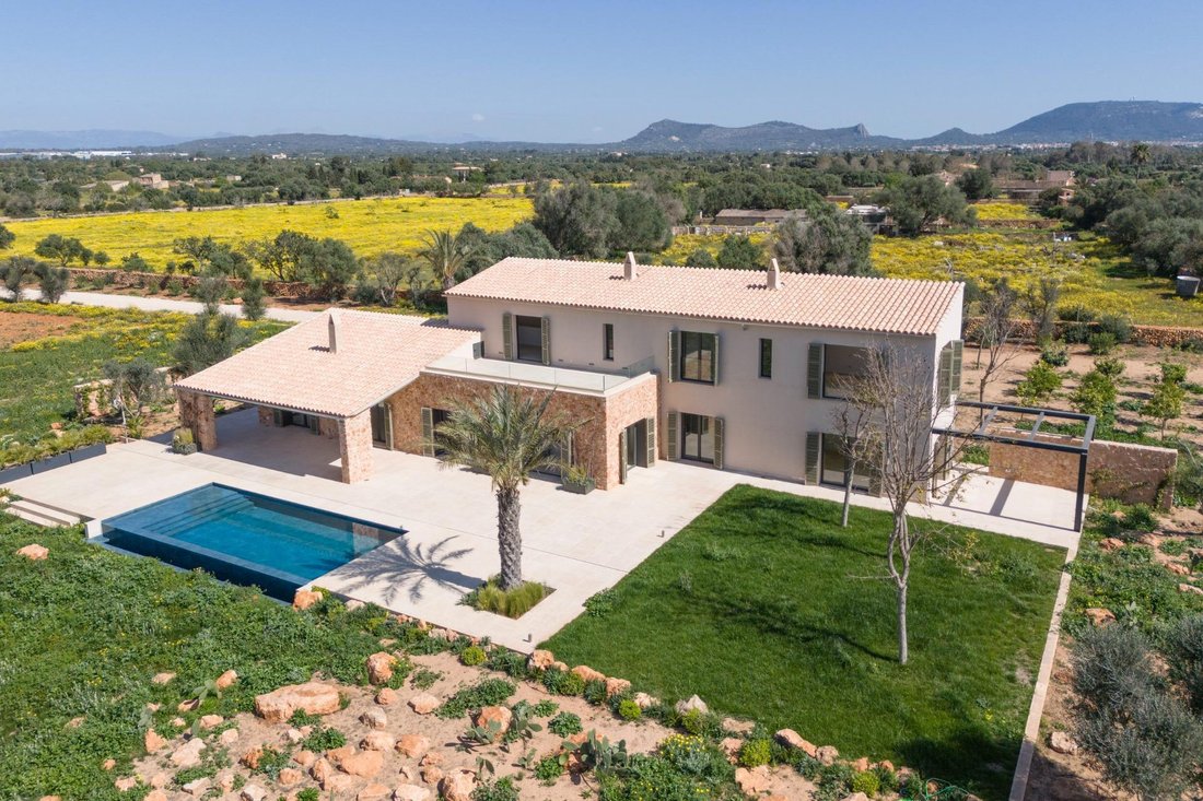 Villa in Llucmajor, Balearic Islands, Spain 2 - 15563472