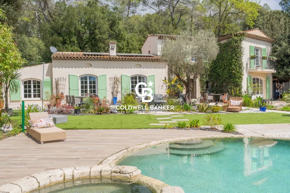 Villa in Nord, Roquefort-les-Pins, France 3 - 15564109