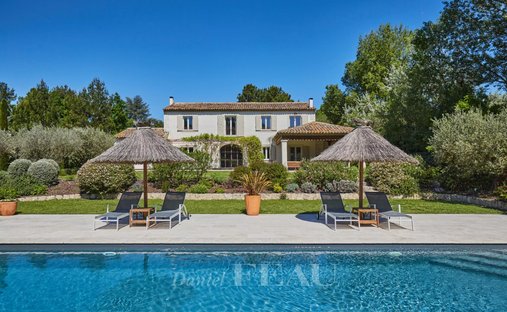 House in Saint-Rémy-de-Provence, Provence-Alpes-Côte d'Azur, France 1