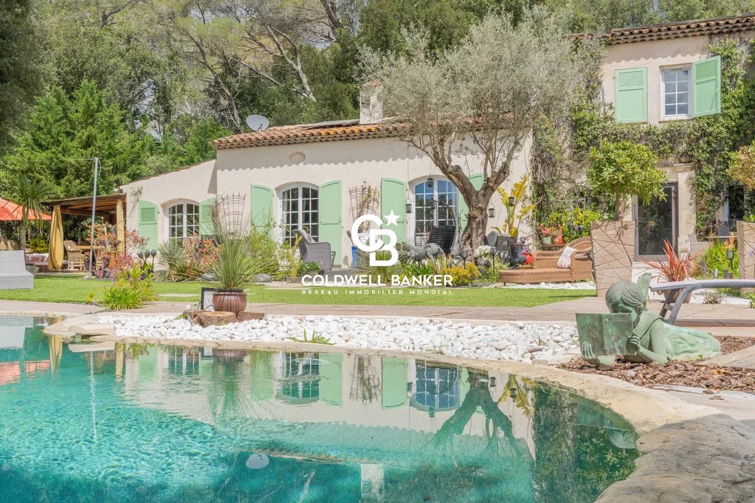 Villa in Nord, Roquefort-les-Pins, France 4 - 15564109