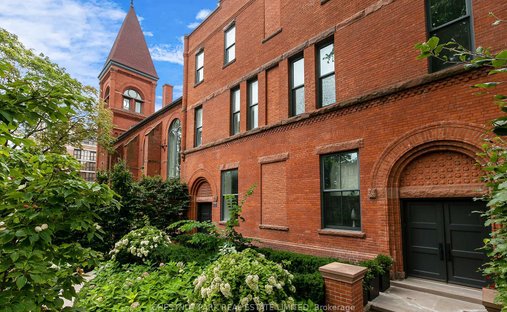 Villa in Toronto, Ontario, Canada 1