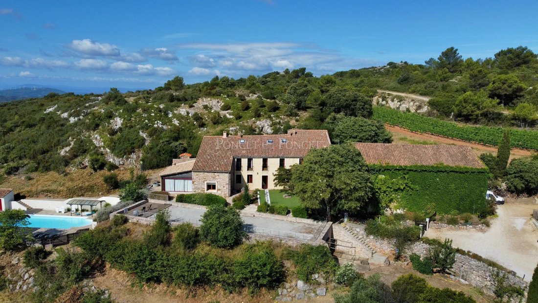 Estate in Saint-Chinian, Occitania, France 2 - 15568681