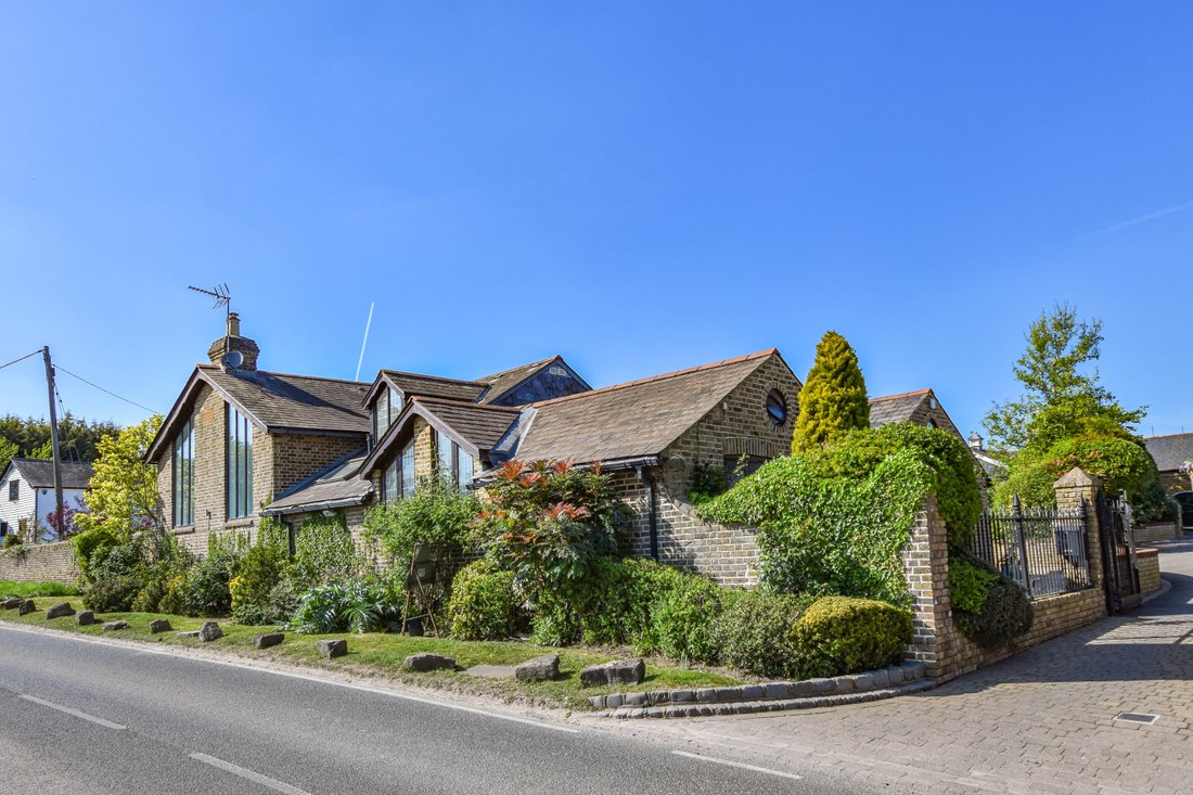 House in Beaumont, Broxbourne, England 1 - 15383097