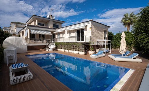 Villa in Torrevieja, Valencian Community, Spain 1