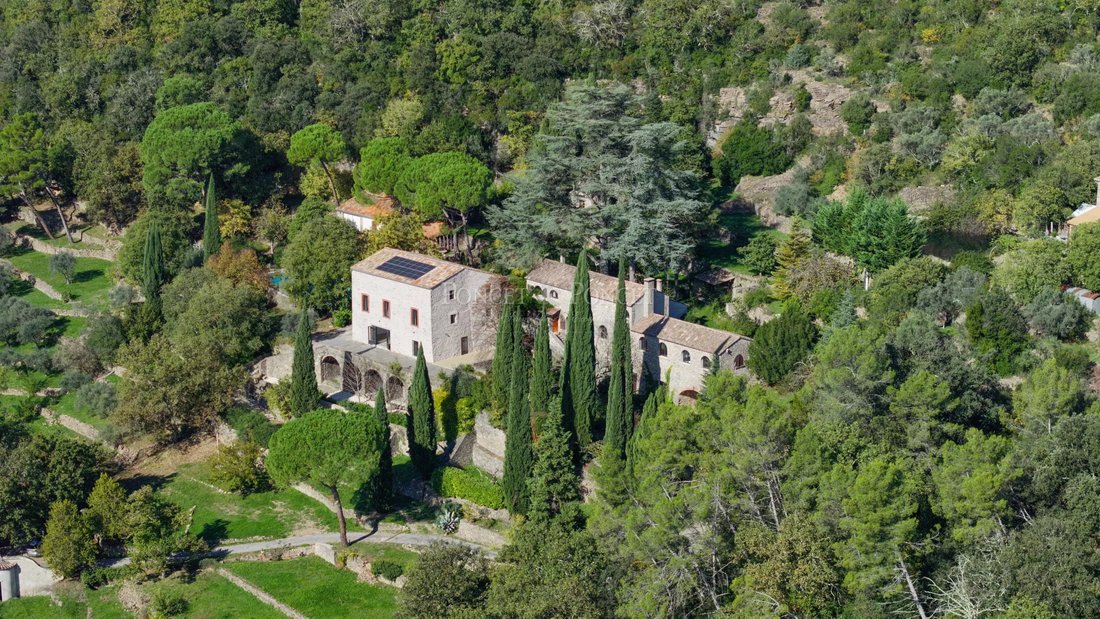 Estate in Saint-Ambroix, Occitania, France 3 - 15568675