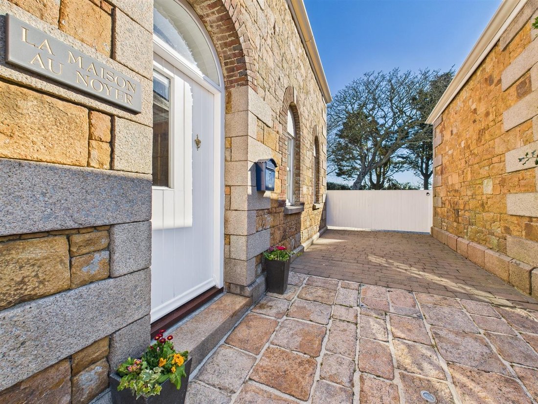 House in Saint Peter, St. Peter, Jersey 4 - 15565429