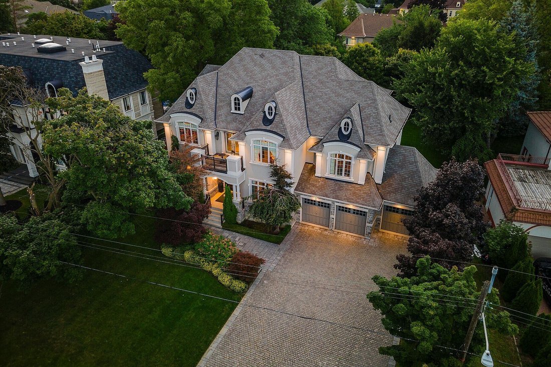 House in Vaughan, Ontario, Canada 1 - 15575012